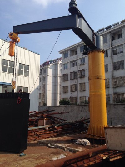 熱烈祝賀：靖起自行研發(fā)的10T折臂吊，試車成功！
