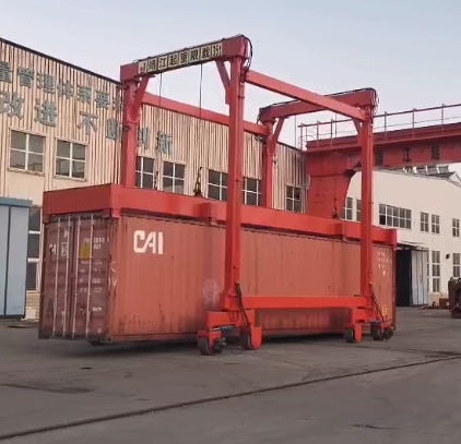 碼頭堆場用集裝箱跨運車的優(yōu)點有哪些？