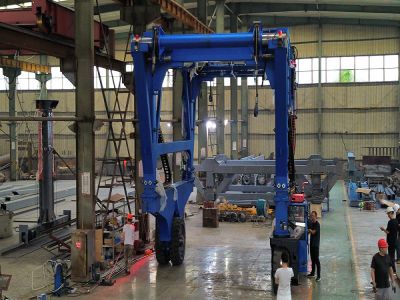 跨運車制造廠家需不斷提升技術(shù)，滿足市場需求！