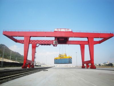 門式起重機出現(xiàn)故障應(yīng)該如何應(yīng)對？