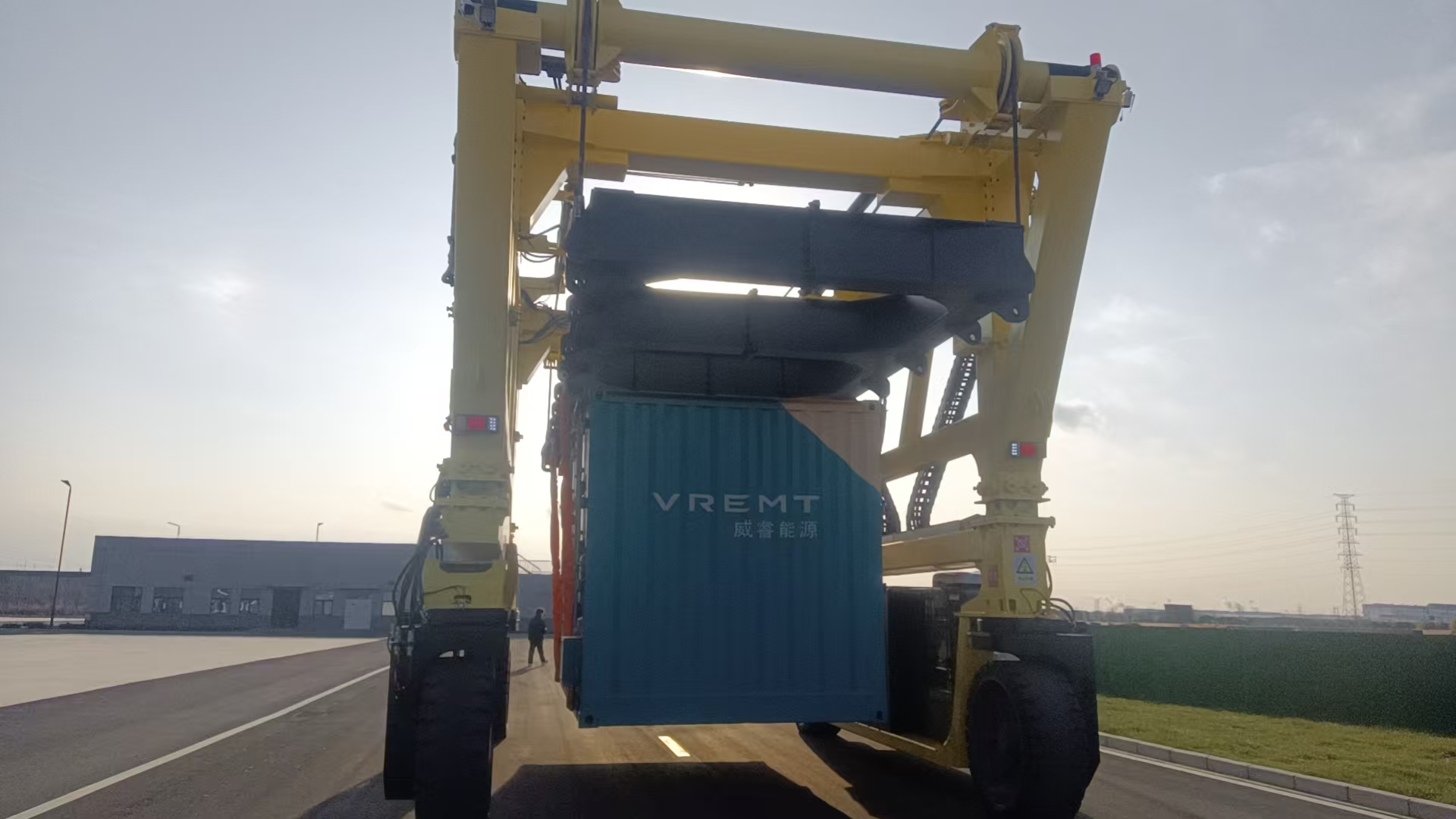 跨運車的結(jié)構(gòu)、工作流程及應用優(yōu)勢