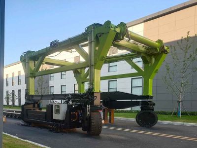 跨運(yùn)車作業(yè)能力強(qiáng)，空間利用率高！
